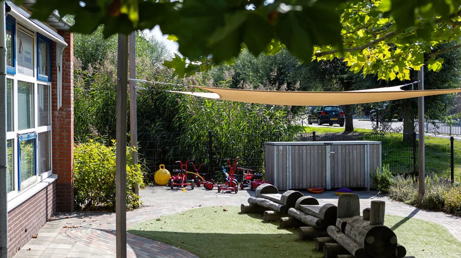De buitenruimte van kinderdagverblijf Vinkenrijk, kinderopvang Kind&co ludens