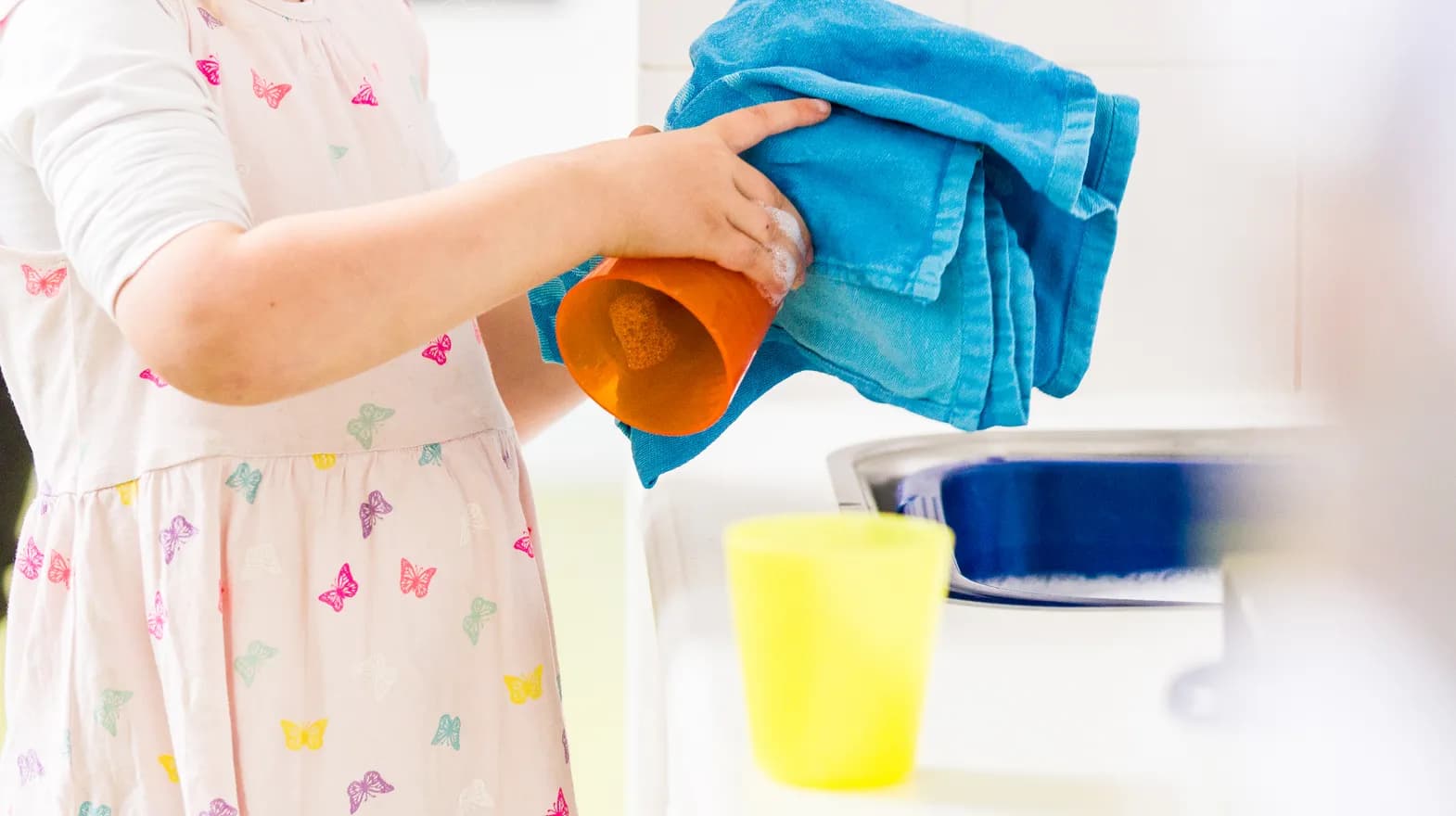 Kind aan het afdrogen bij BSO Utrecht Rootz van kinderopvang Kind&co ludens