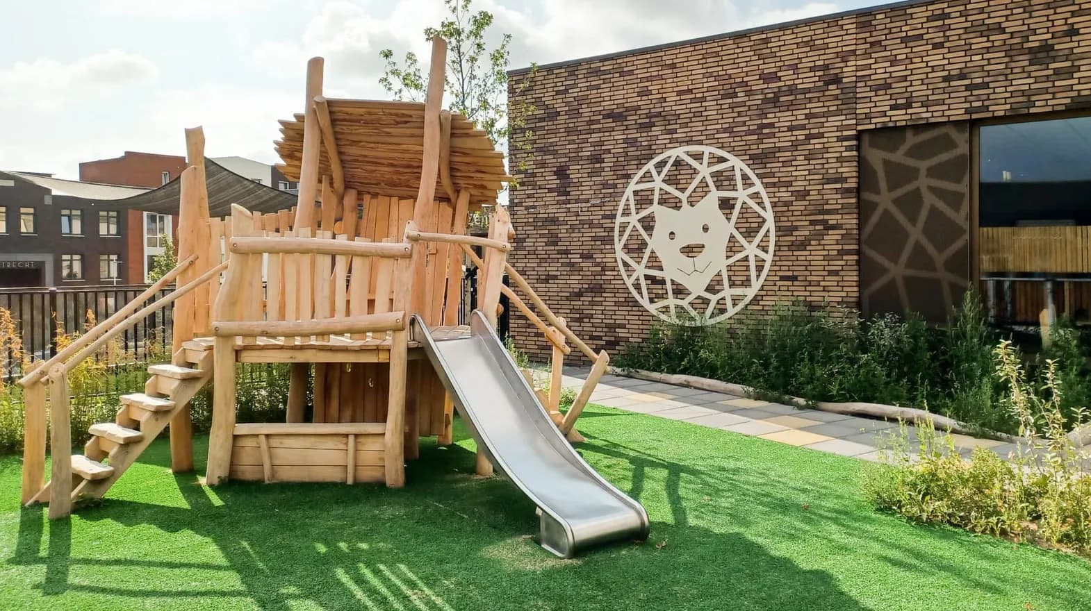 De tuin van peuteropvang Leeuwesteyn bij kinderopvang Kind&co Ludens