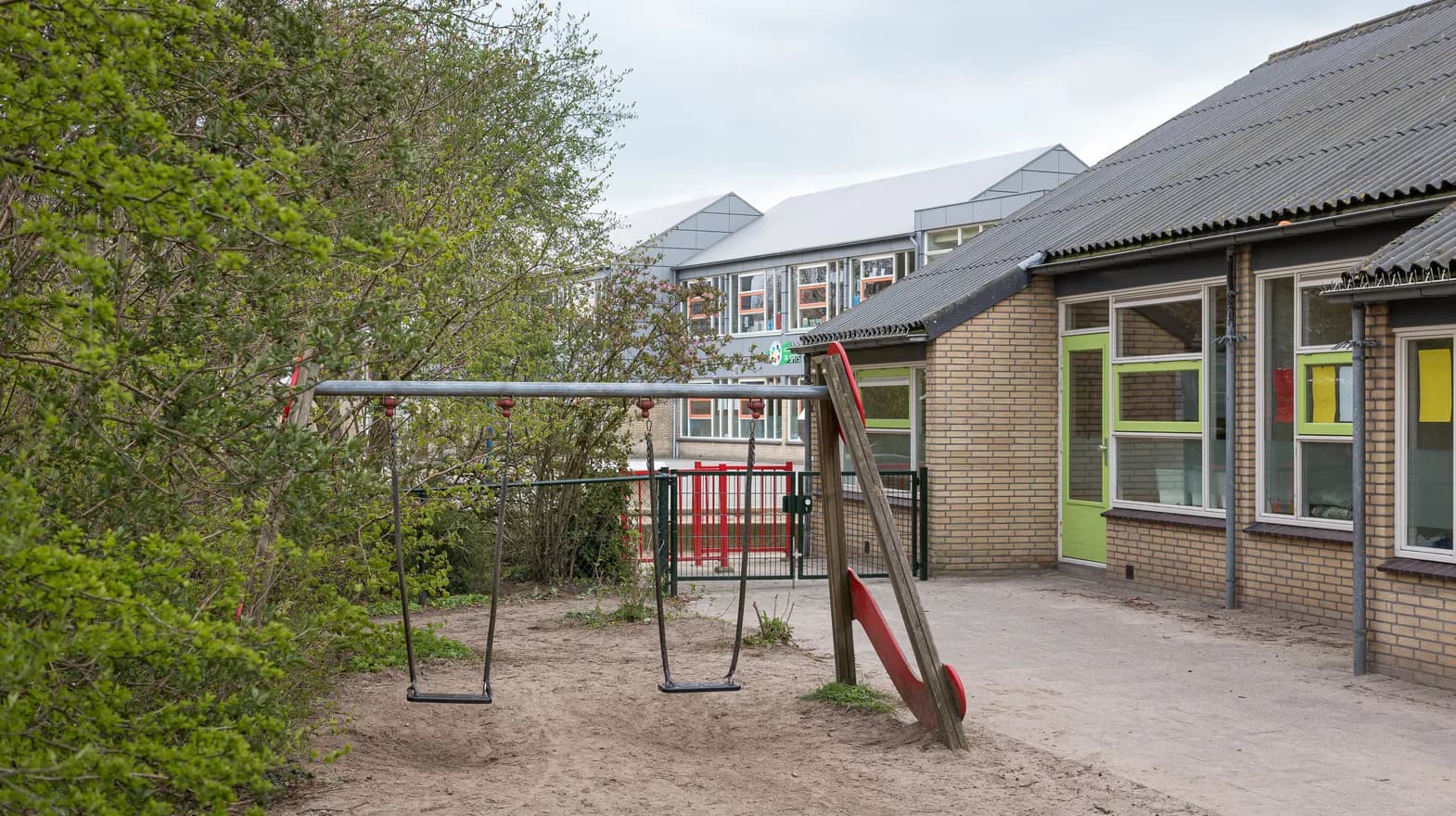 De tuin met schommels bij peuteropvang Winnie de Pooh, Kind&co ludens