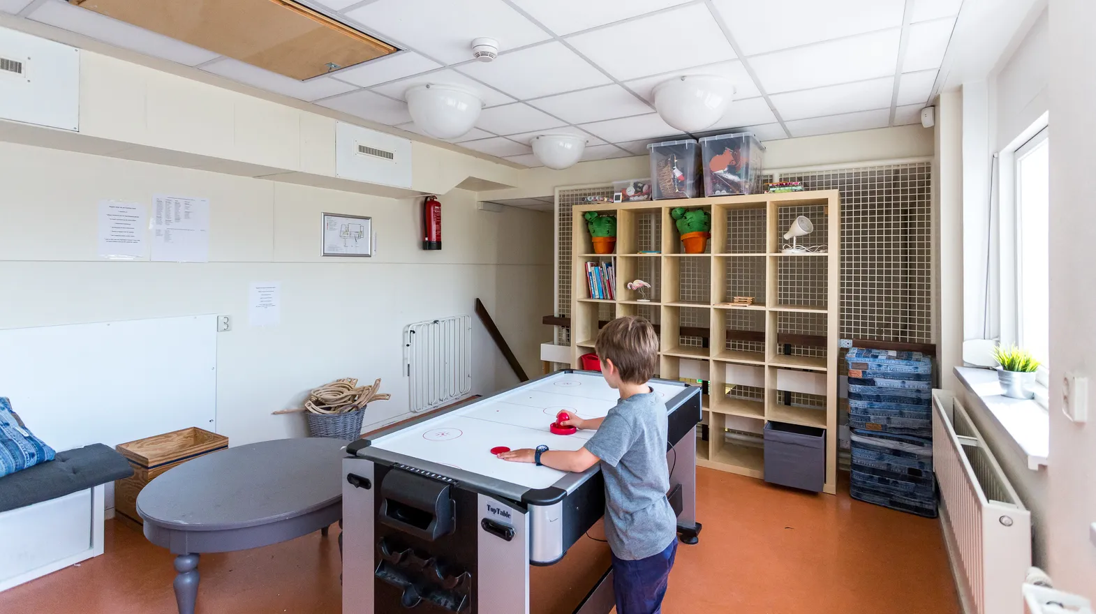 Kind aan het knutselen bij BSO Utrecht Kaktus van kinderopvang Kind&co ludens