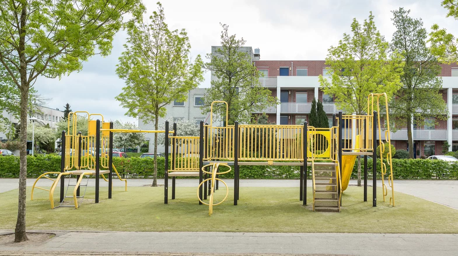 Buitenspeeltoestel bij BSO Utrecht Bolderburen van kinderopvang Kind&co ludens