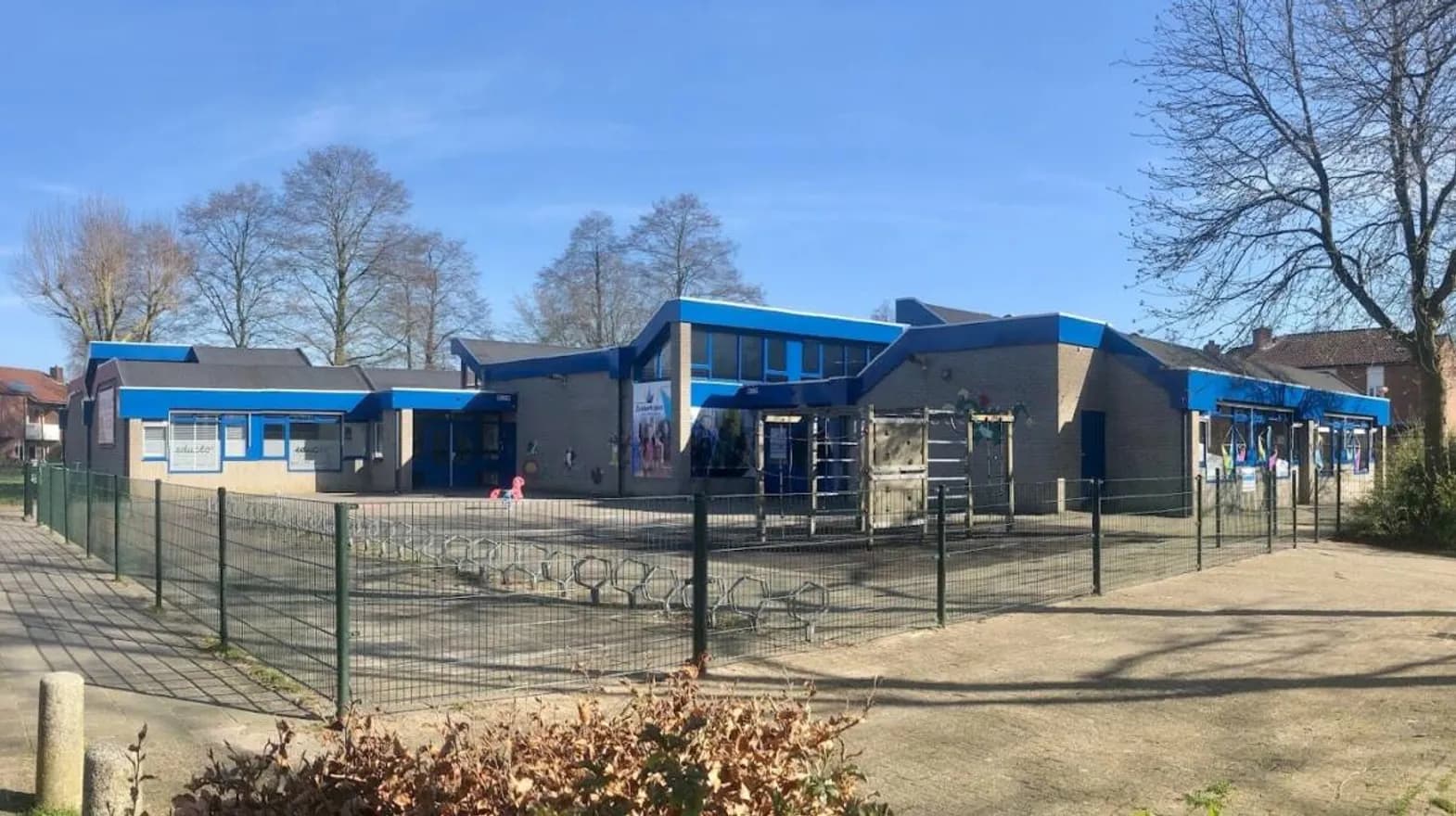 Buitenruimte bij Peuteropvang Draakjes Nieuwegein - OBS Zuiderkroon van kinderopvang Kind&co ludens