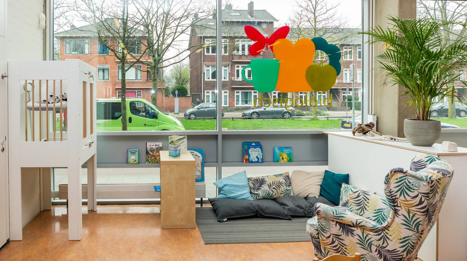 De rust en leeshoek bij kinderdagverblijf Het Palet, kinderopvang Kind&co ludens