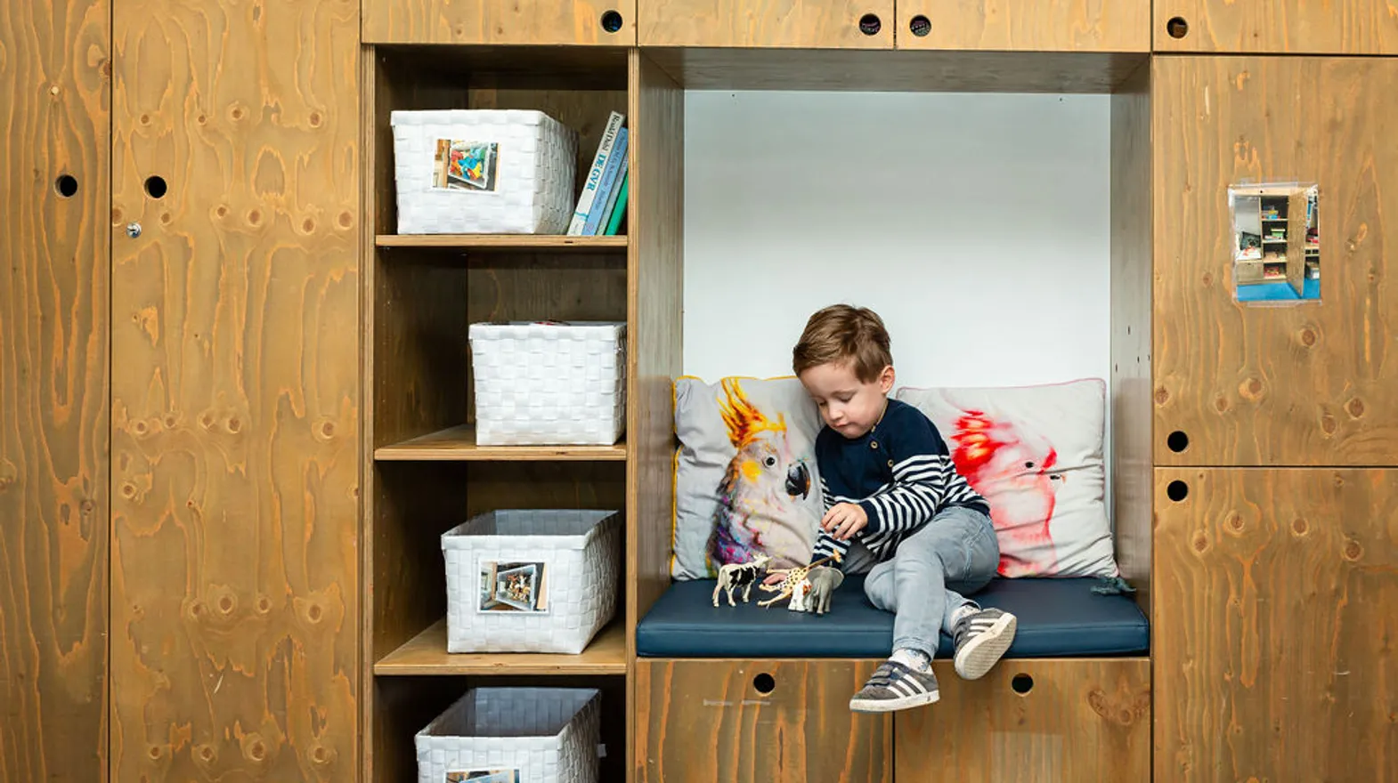 Kind aan het spelen bij Peuteropvang Uilen Kortenhoef van kinderopvang Kind&co ludens