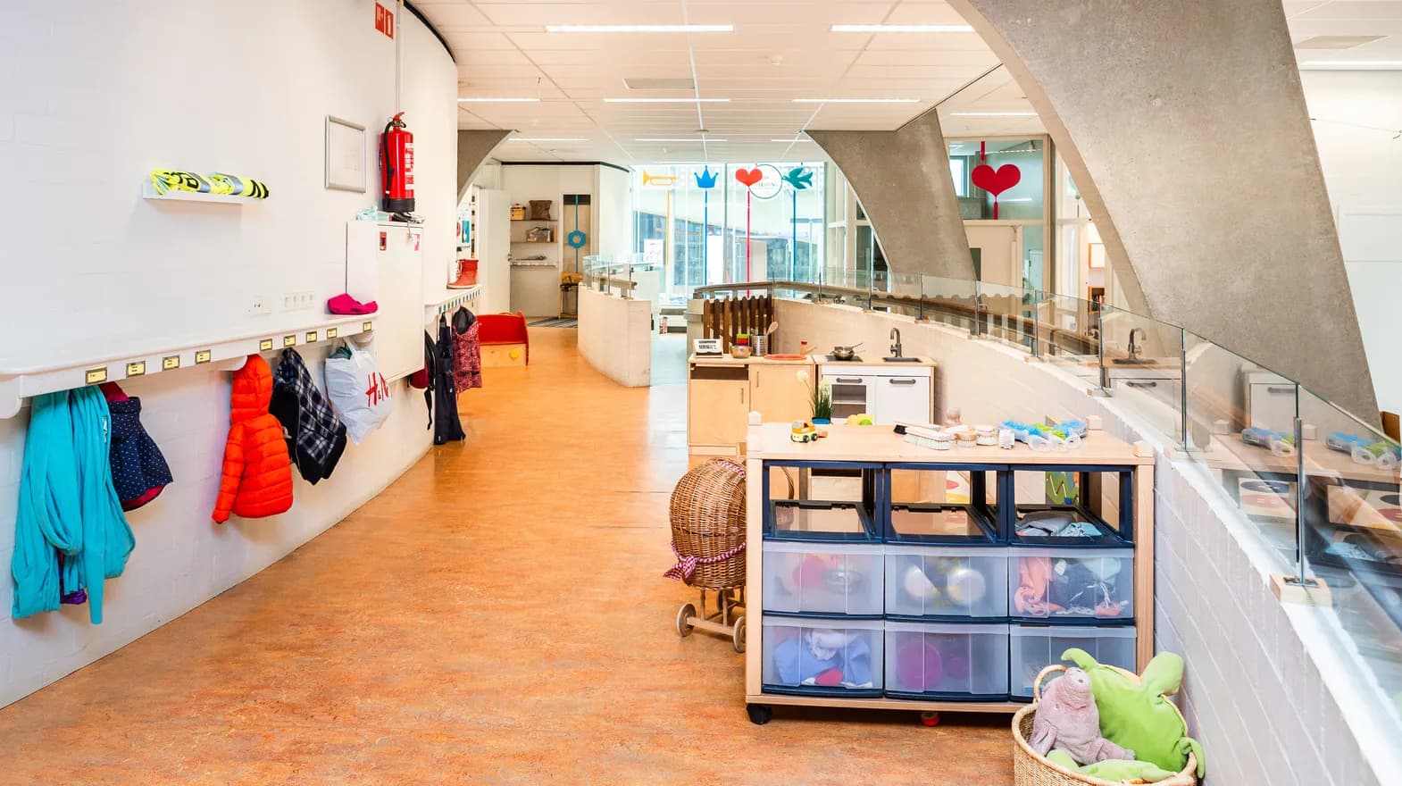 De hal met huishoek van kinderdagverblijf Het Palet, kinderopvang Kind&co ludens