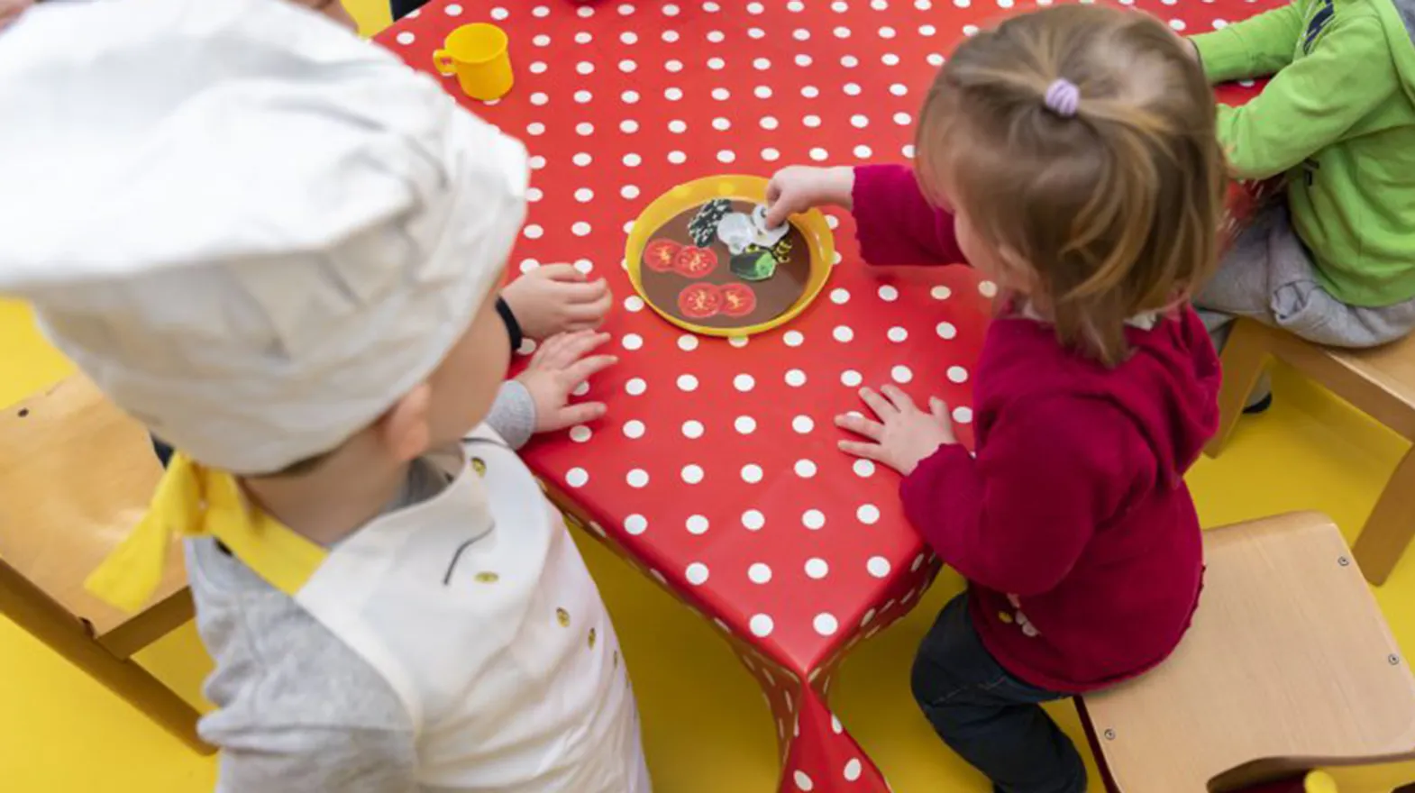 Kinderen spelen bij Peuteropvang Bilthoven Oranje Welpen van kinderopvang Kind&co ludens
