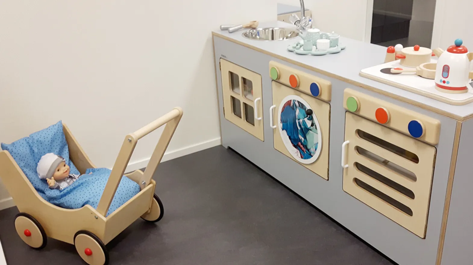 Speelhoek met keukentje bij Kinderdagverblijf Woerden Kleine Woerd van kinderopvang Kind&co ludens