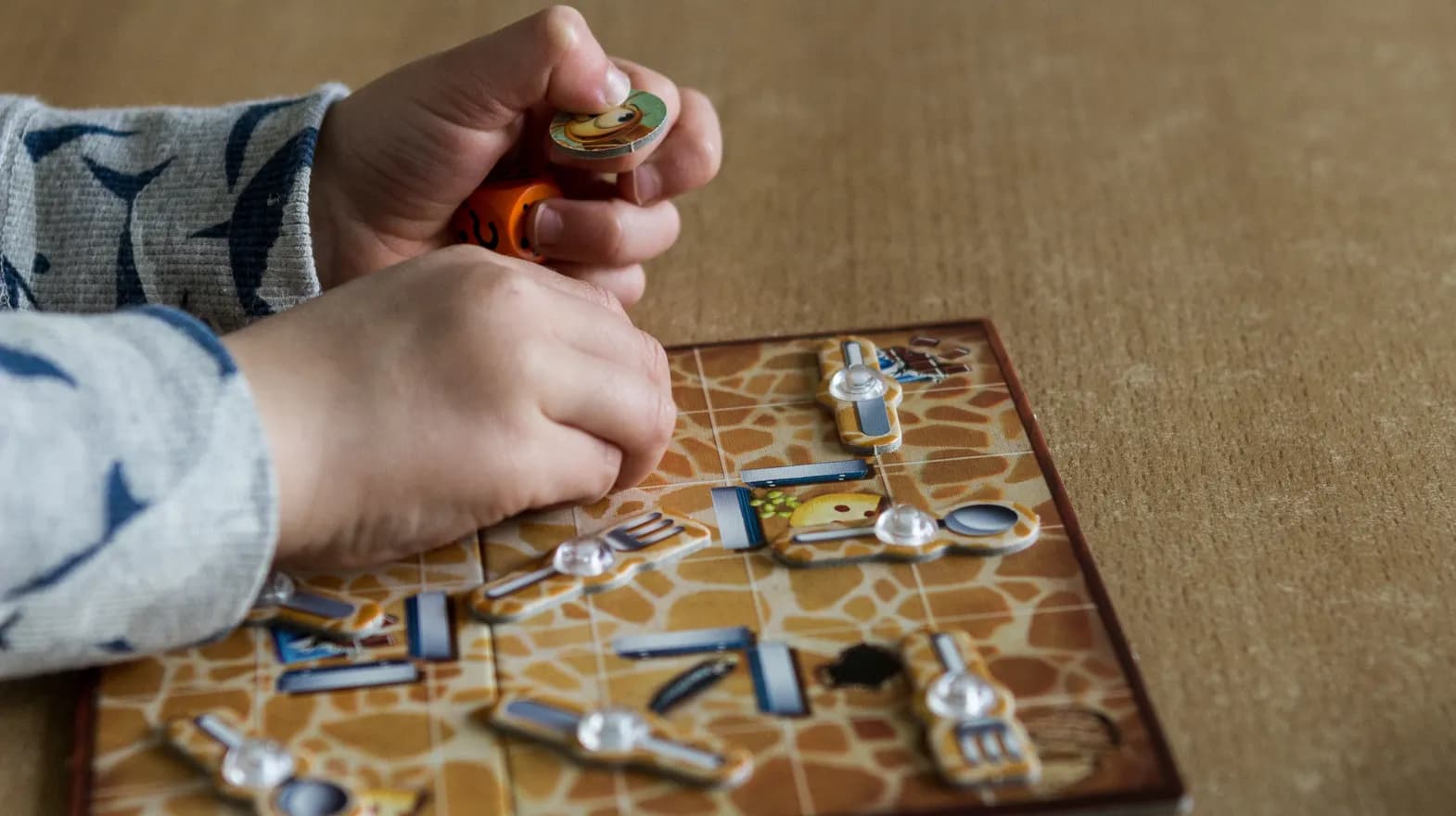 Spelletje spelen bij BSO Utrecht Rootz van kinderopvang Kind&co ludens