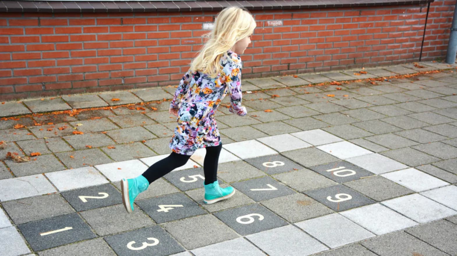 Kind hinkelt bij buitenschoolse opvang Octopus, kinderopvang Kind&co Ludens