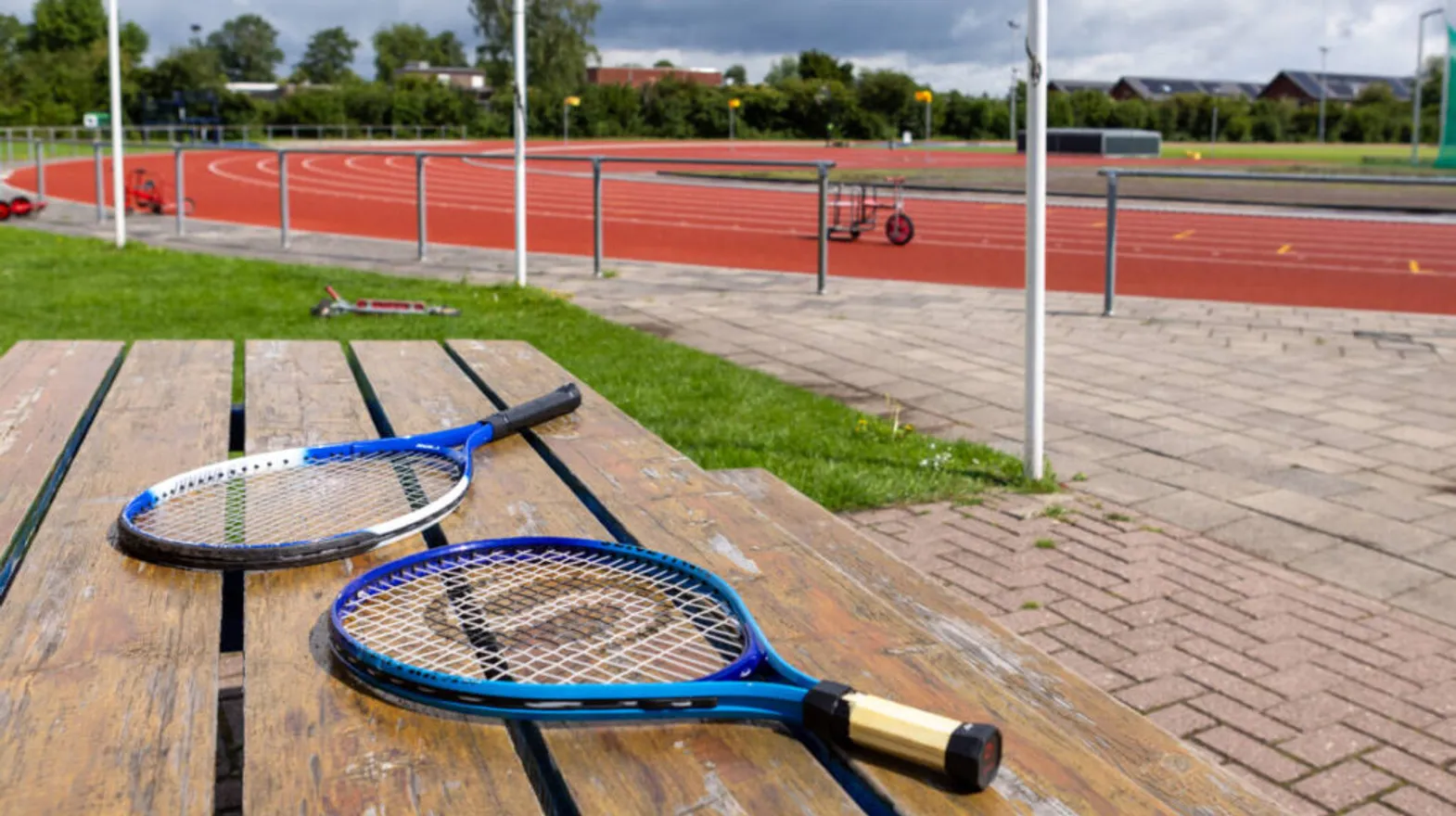 De atletiekbaan bij buitenschoolse opvang Spits, Kind&co ludens