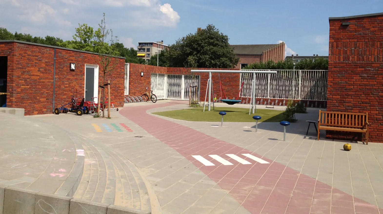 De buitenruimte van buitenschoolse opvang Schateiland, Kind&co ludens