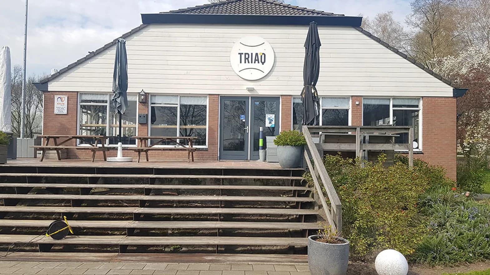 DeIngang vna het pand van buitenschoolse opvang roadrunners, kinderopvang Kind&co Ludens