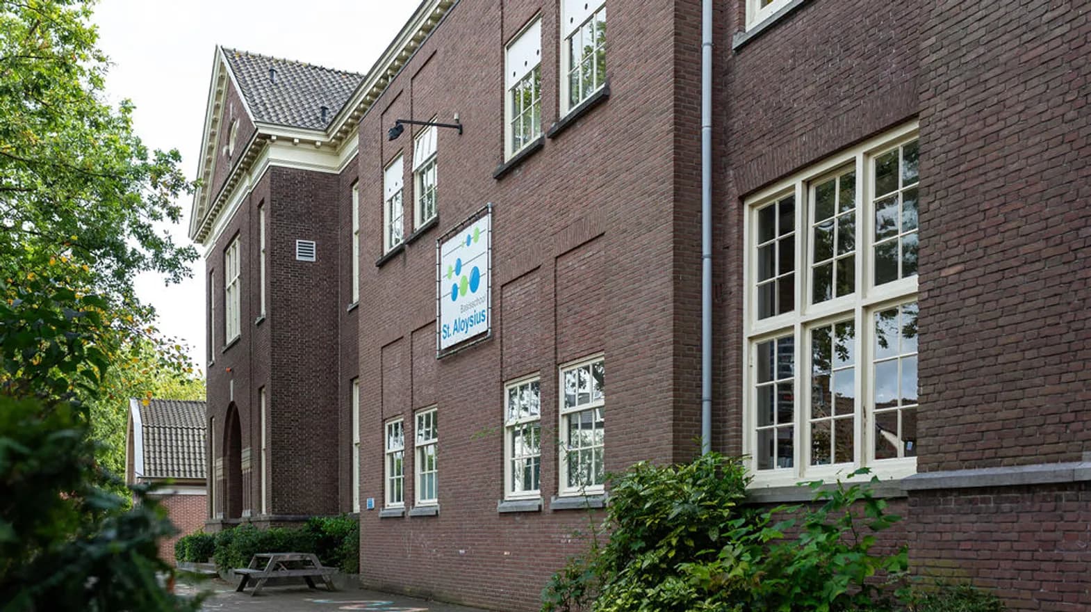 Gebouw van BSO Podium Baarn bij kinderopvang Kind&co ludens