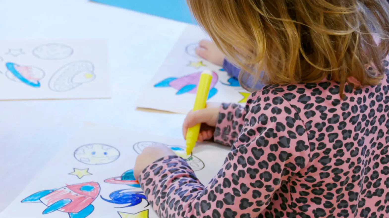 Kind aan het kleuren bij BSO Blitskikkers Bunnik van kinderopvang Kind&co ludens