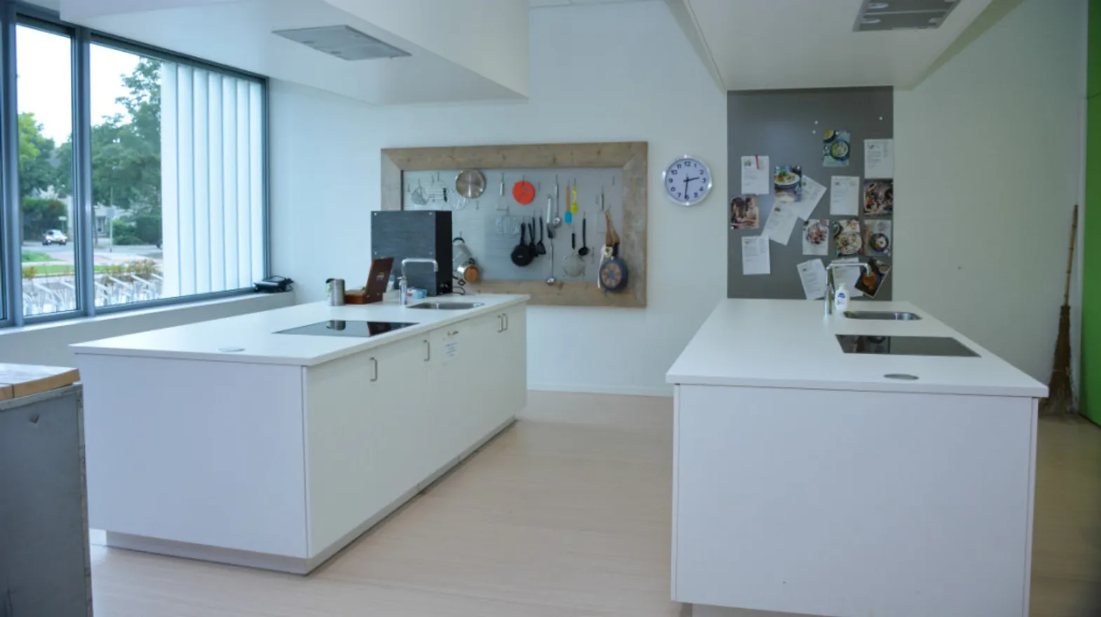 Keuken bij Buitenschoolse-Opvang-Diemen-Noorderbreedte van kinderopvang Kind&co ludens
