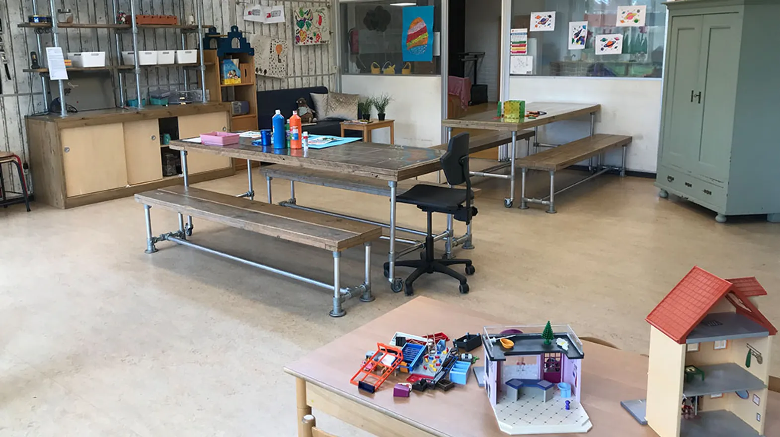 De groepsruimte bij buitenschoolse opvang waterwereld van kinderopvang Kind&co Ludens