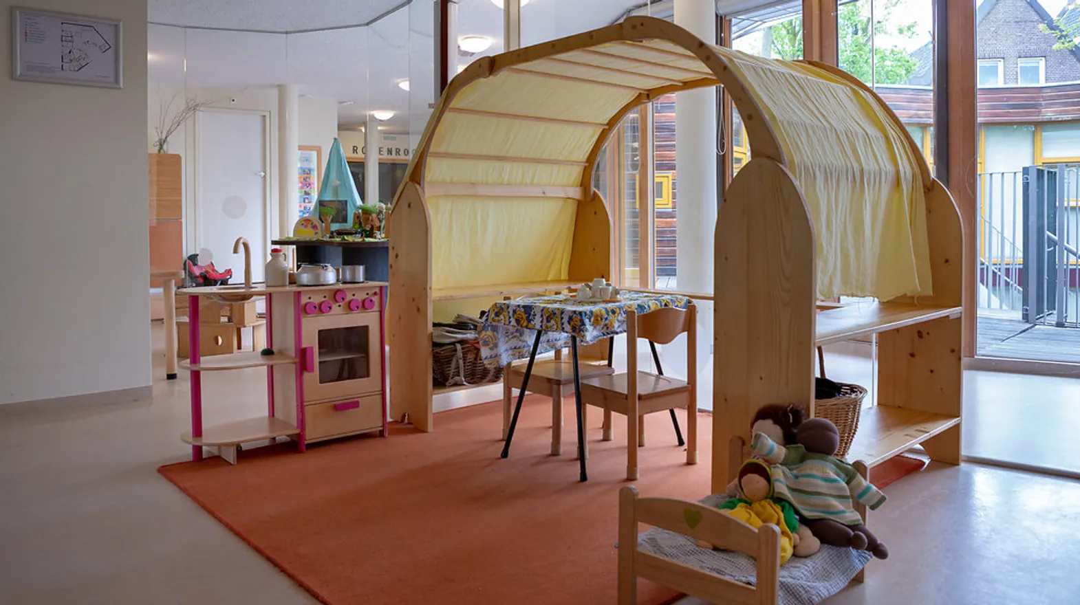 De huishoek bij kinderdagverblijf Rozenrood, kinderopvang Kind&co ludens