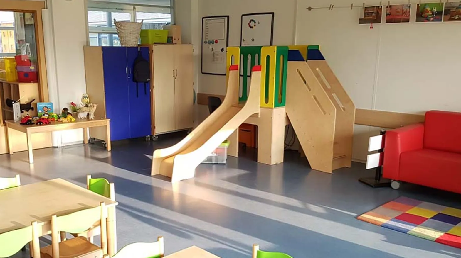 Groepsruimte met speeltoestel bij Peuteropvang Houten Fontein van kinderopvang Kind&co ludens