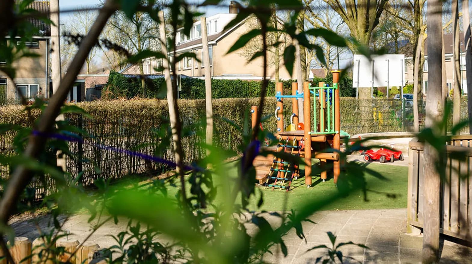 Buitenruimte van Kinderdagverblijf De Meern Jojo bij kinderopvang Kind&co ludens